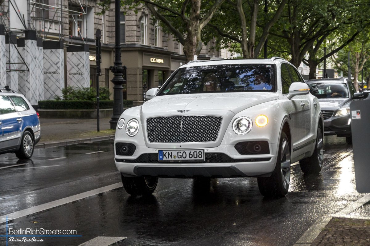Bentley Bentayga spotted in Berlin — BerlinRichStreets