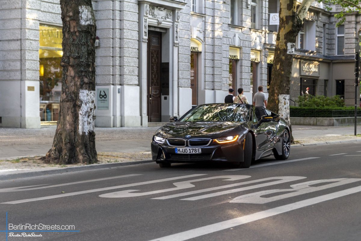 BMW i8 Roadster spotted in Berlin — BerlinRichStreets