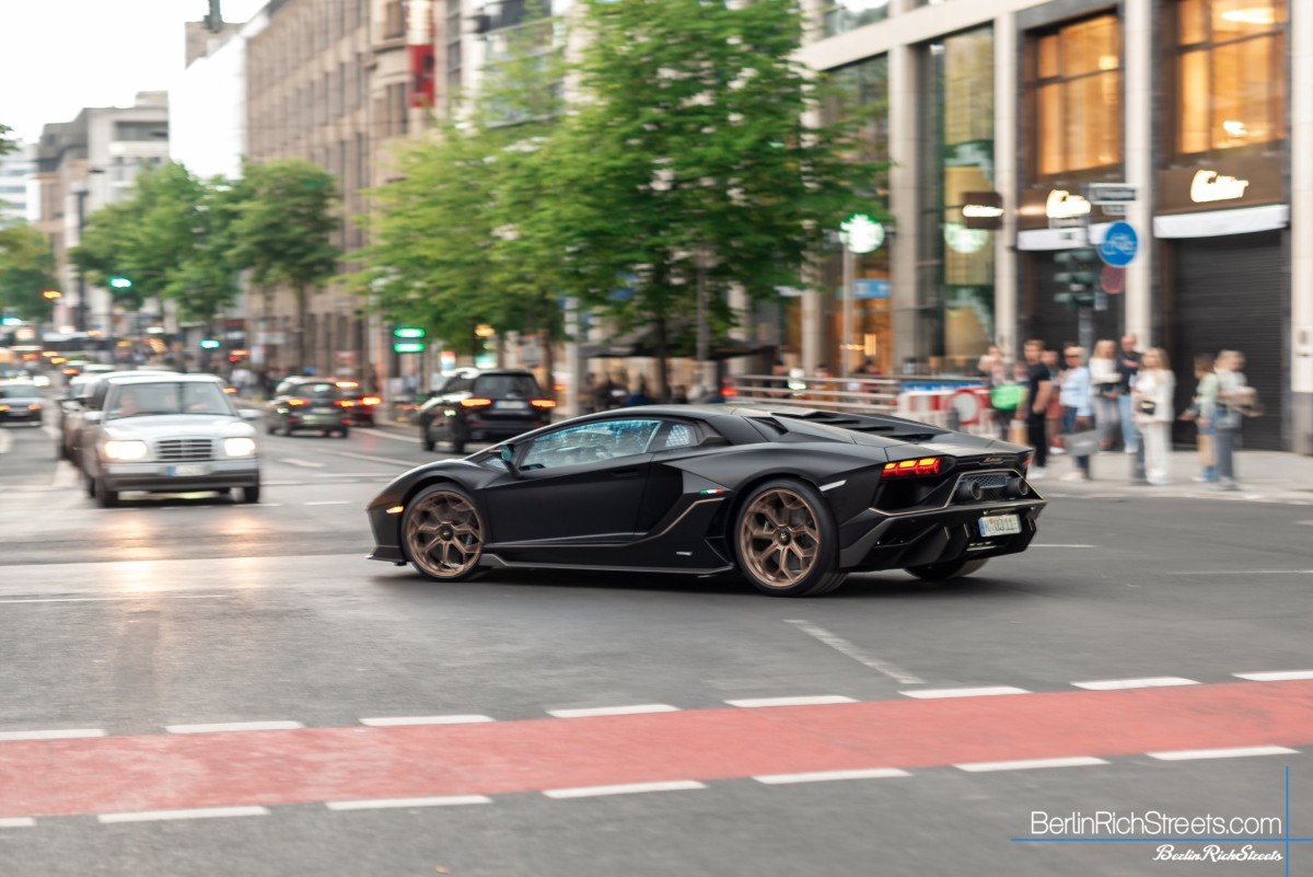 Lamborghini Aventador LP780-4 Ultimae spotted in Düsseldorf — BerlinRichStreets