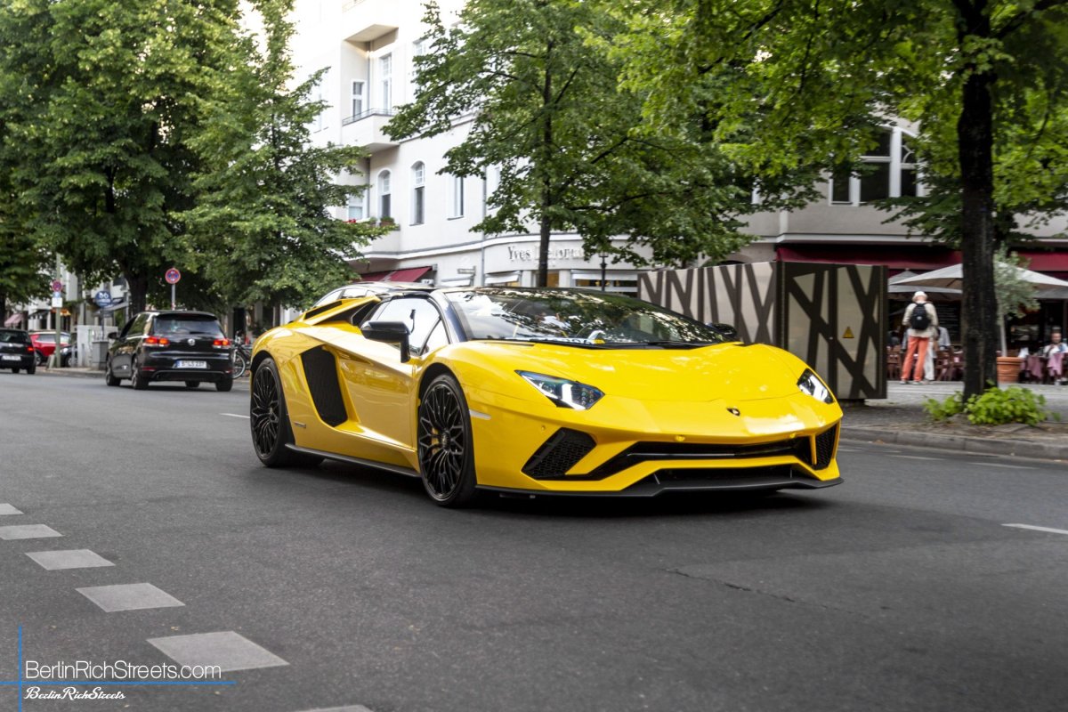 Lamborghini Aventador S LP740-4 Roadster spotted in Berlin — BerlinRichStreets
