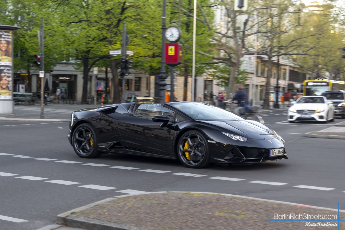 Lamborghini Huracán LP640-4 EVO Spyder spotted in Berlin — BerlinRichStreets