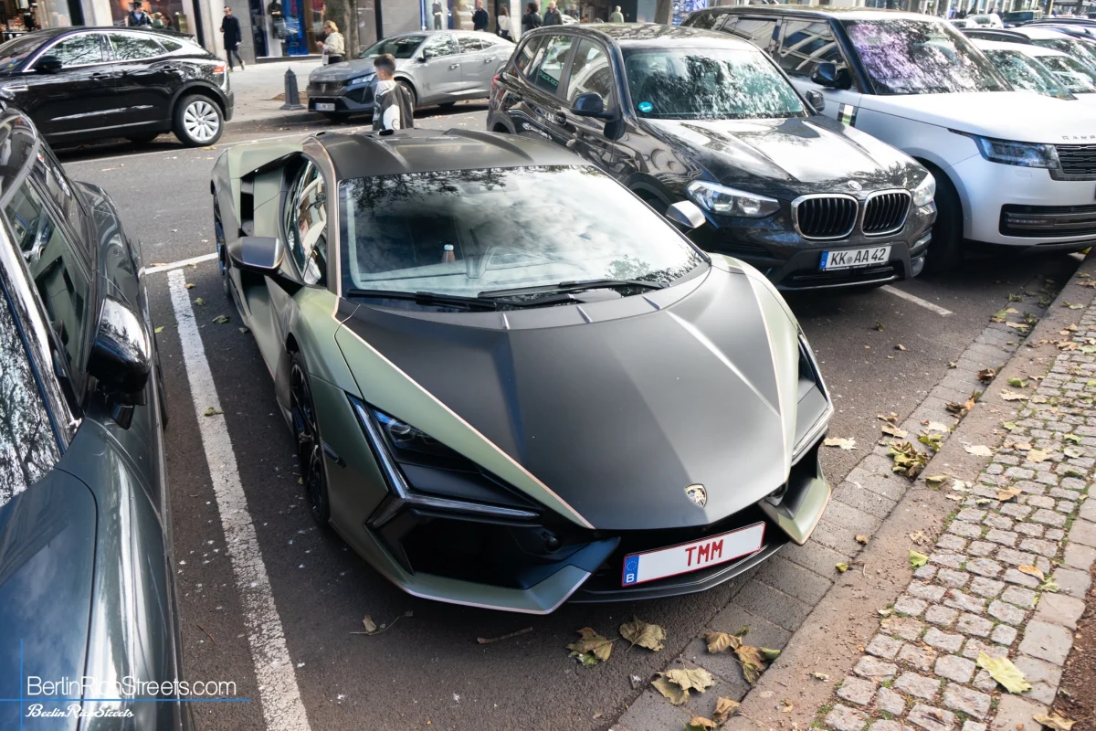 Lamborghini Revuelto spotted in Düsseldorf — BerlinRichStreets