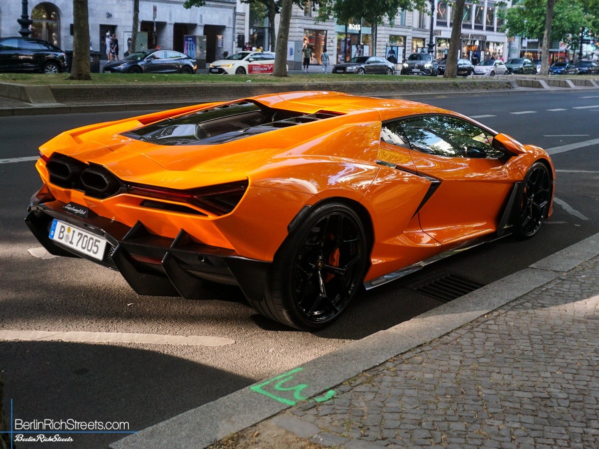 Lamborghini Revuelto spotted in Berlin — BerlinRichStreets