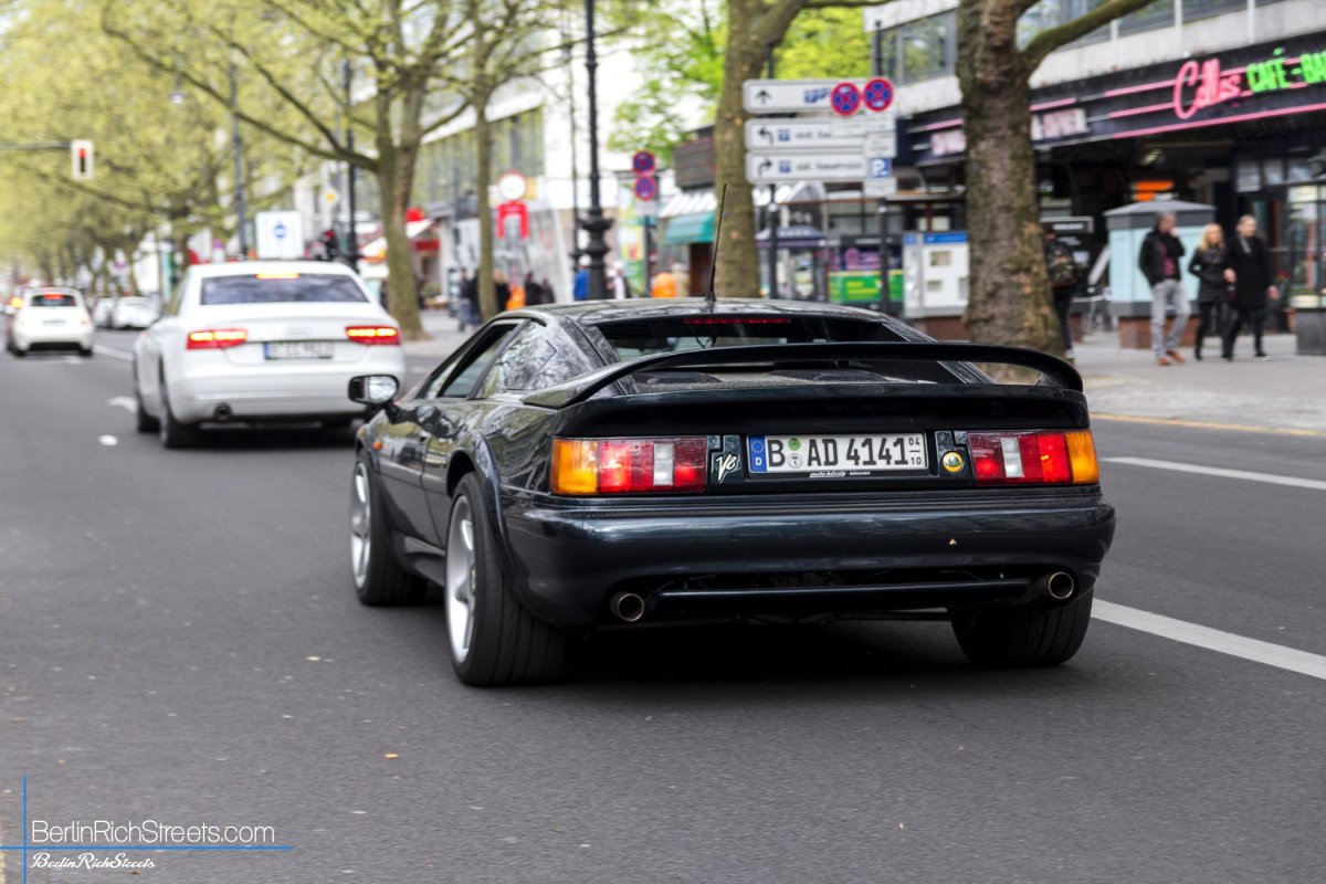 Lotus Esprit V8 spotted in Berlin — BerlinRichStreets