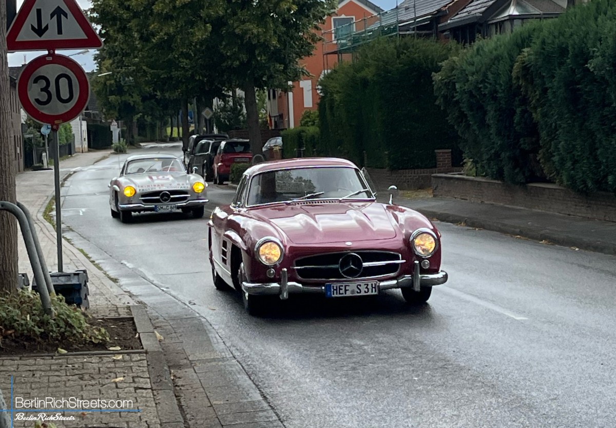 Mercedes-Benz 300SL spotted in Korschenbroich — BerlinRichStreets