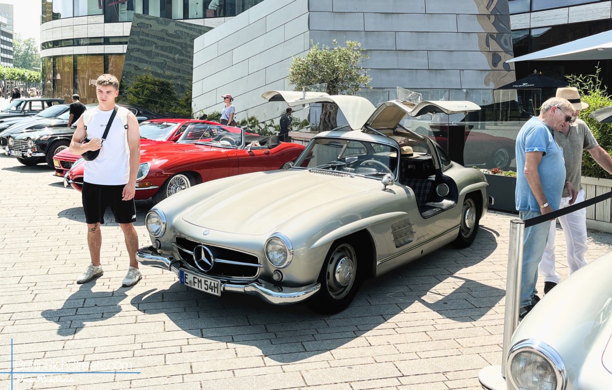 Mercedes-Benz 300SL spotted in Düsseldorf — BerlinRichStreets
