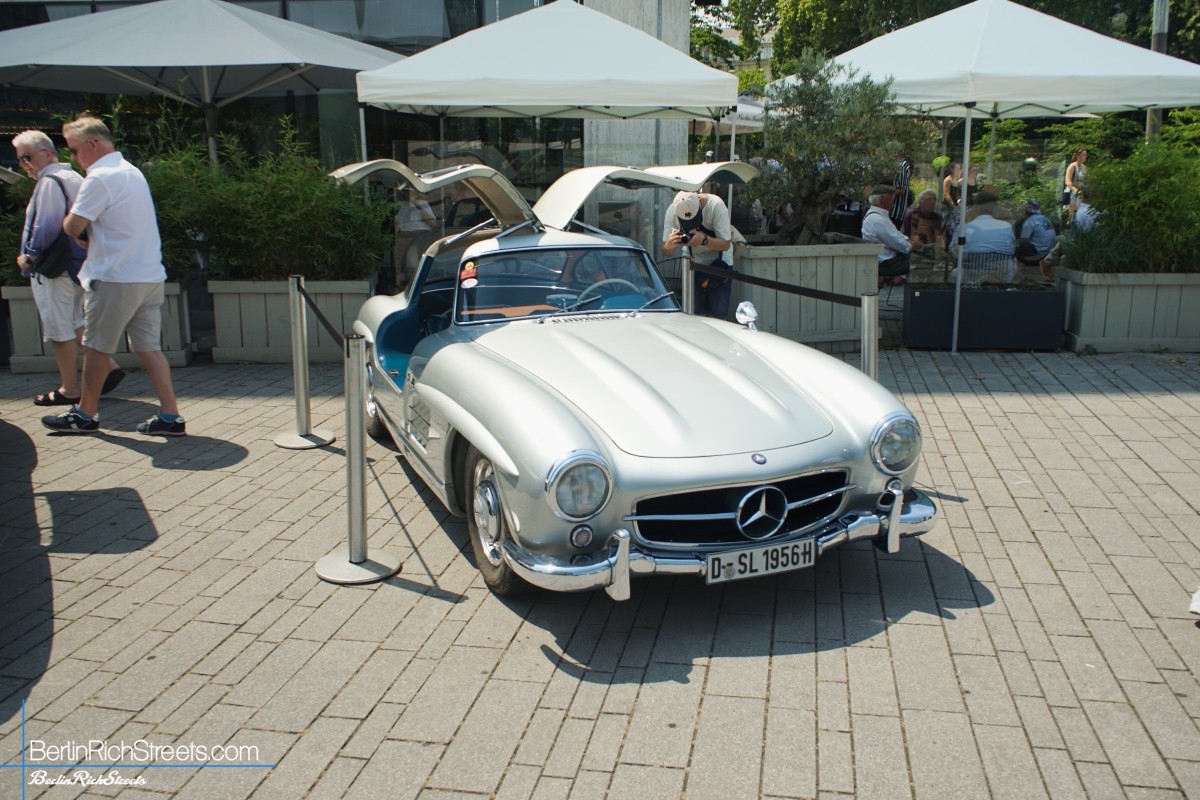 Mercedes-Benz 300SL spotted in Düsseldorf — BerlinRichStreets