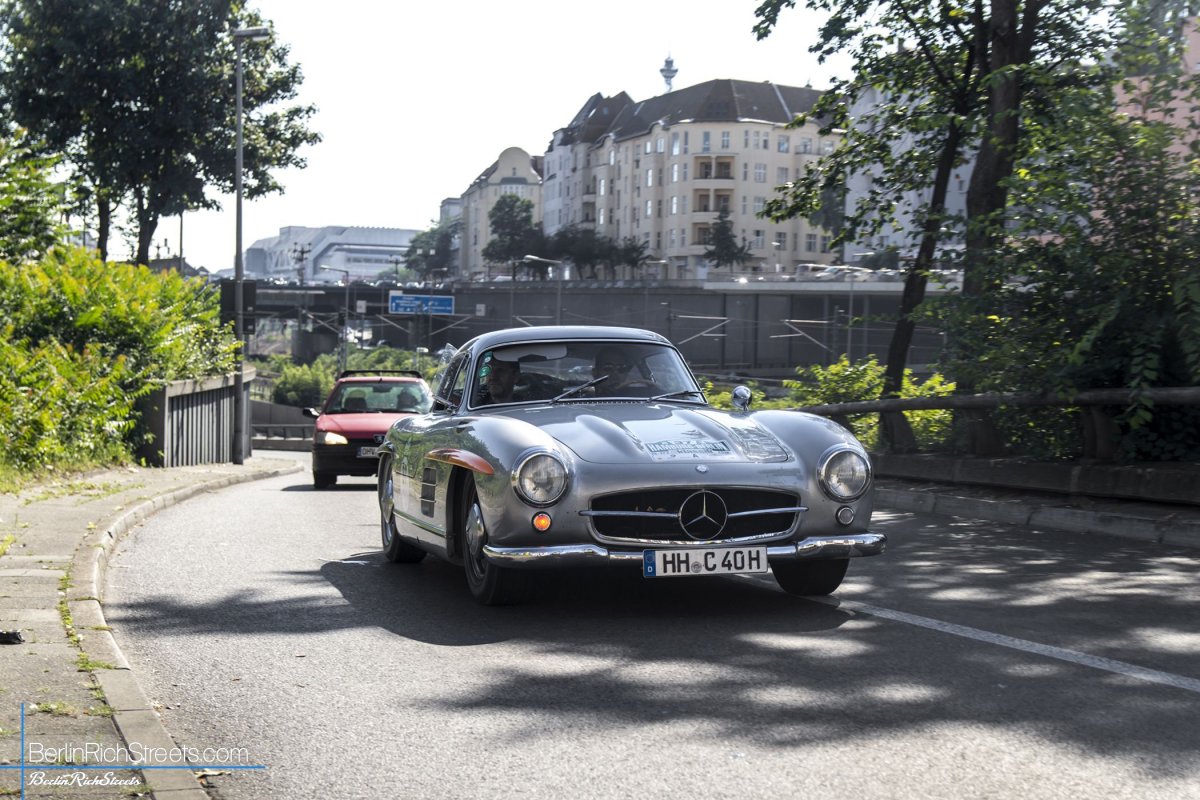 Mercedes-Benz 300SL spotted in Berlin — BerlinRichStreets