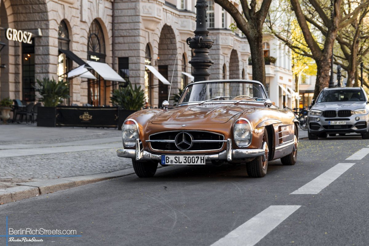 Mercedes-Benz 300SL Roadster spotted in Berlin — BerlinRichStreets