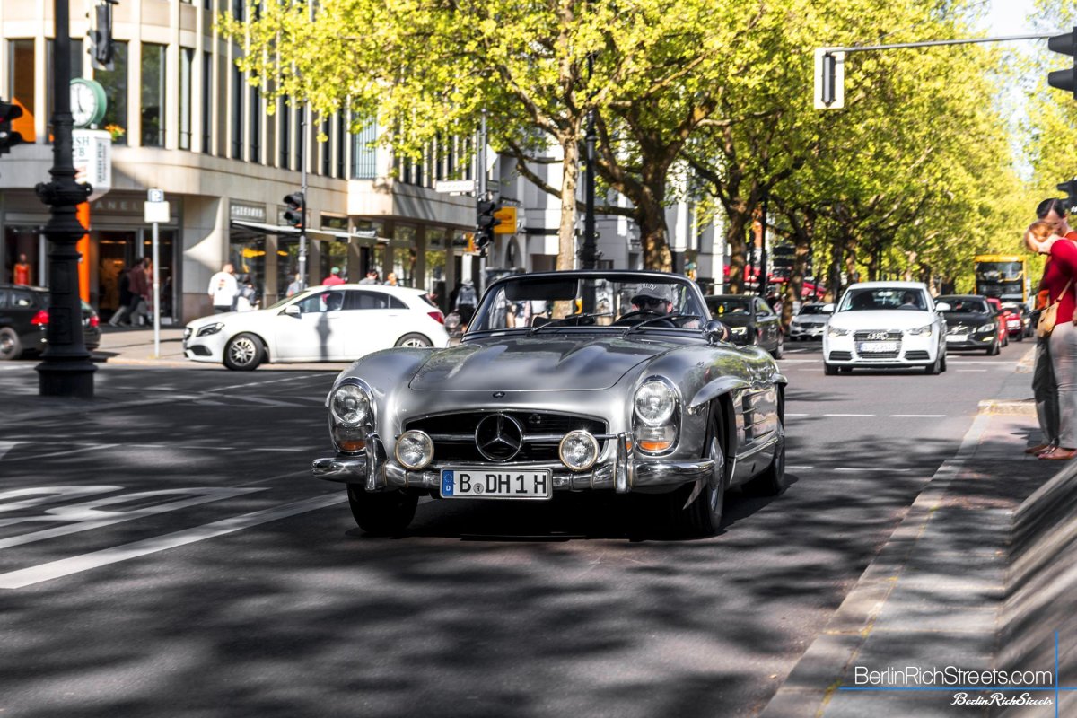 Mercedes-Benz 300SL Roadster spotted in Berlin — BerlinRichStreets