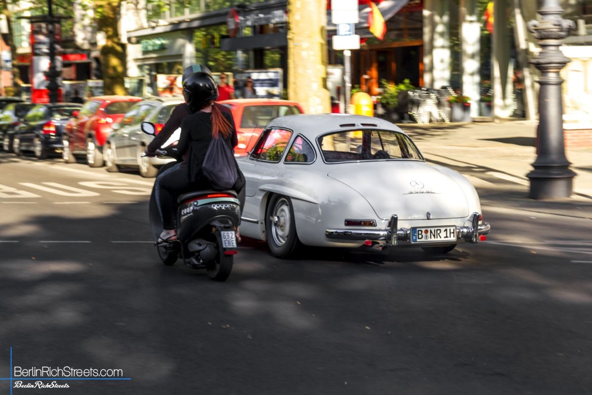 Mercedes-Benz 300SL spotted in Berlin — BerlinRichStreets