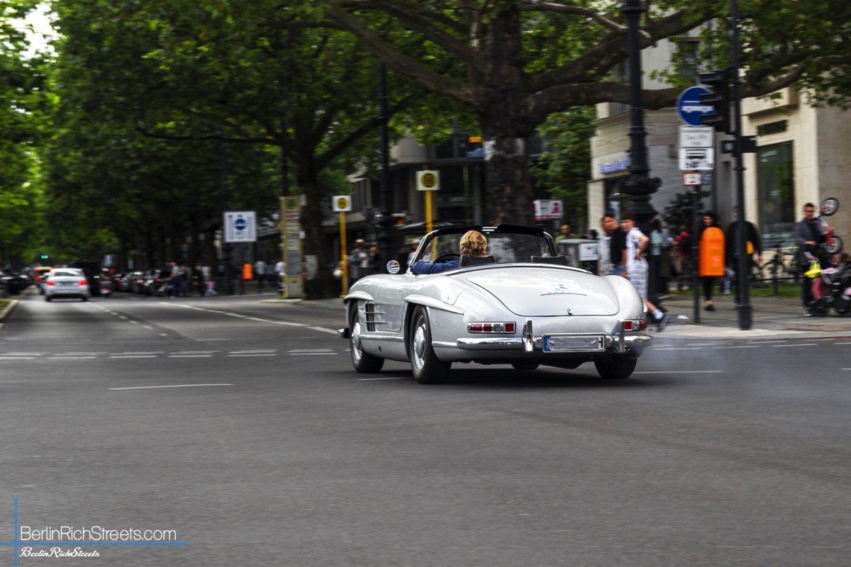Mercedes-Benz 300SL Roadster spotted in Berlin — BerlinRichStreets