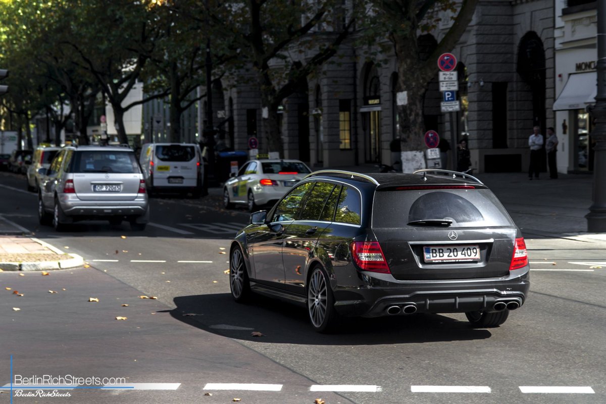 Mercedes-Benz C63 AMG (S204) 2012 spotted in Berlin — BerlinRichStreets