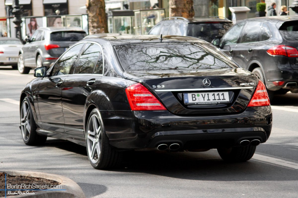 Mercedes-Benz S63 AMG (W221) 2010 spotted in Berlin — BerlinRichStreets