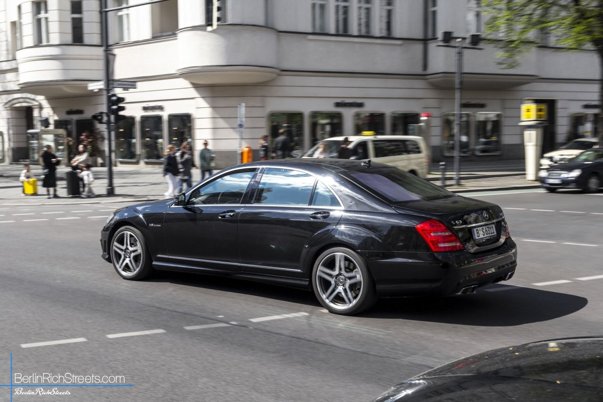 Mercedes-Benz S63 AMG (W221) 2010 spotted in Berlin — BerlinRichStreets