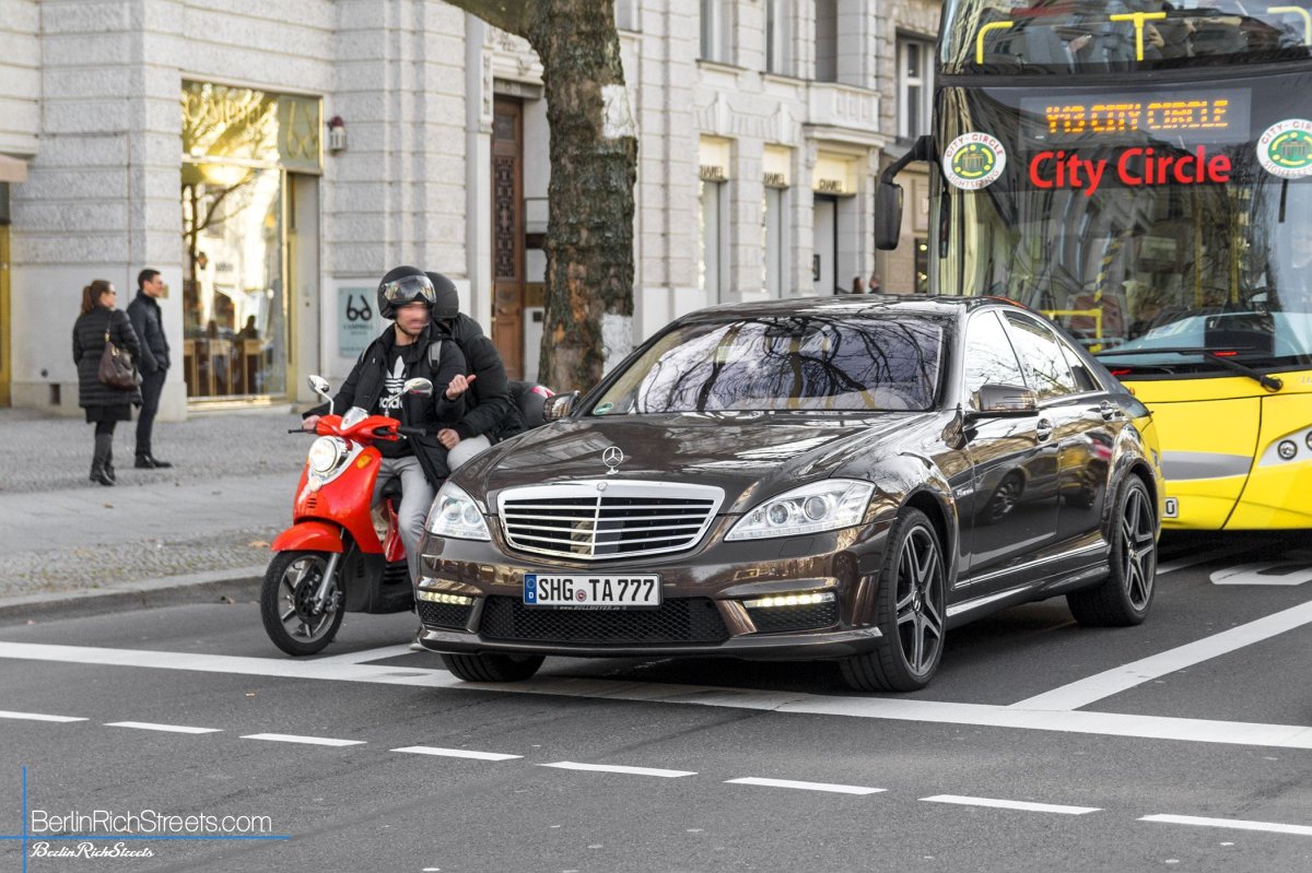Mercedes-Benz S63 AMG (W221) 2010 spotted in Berlin — BerlinRichStreets