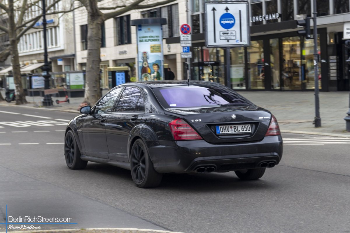 Mercedes-Benz S65 AMG (V221) 2010 spotted in Berlin — BerlinRichStreets