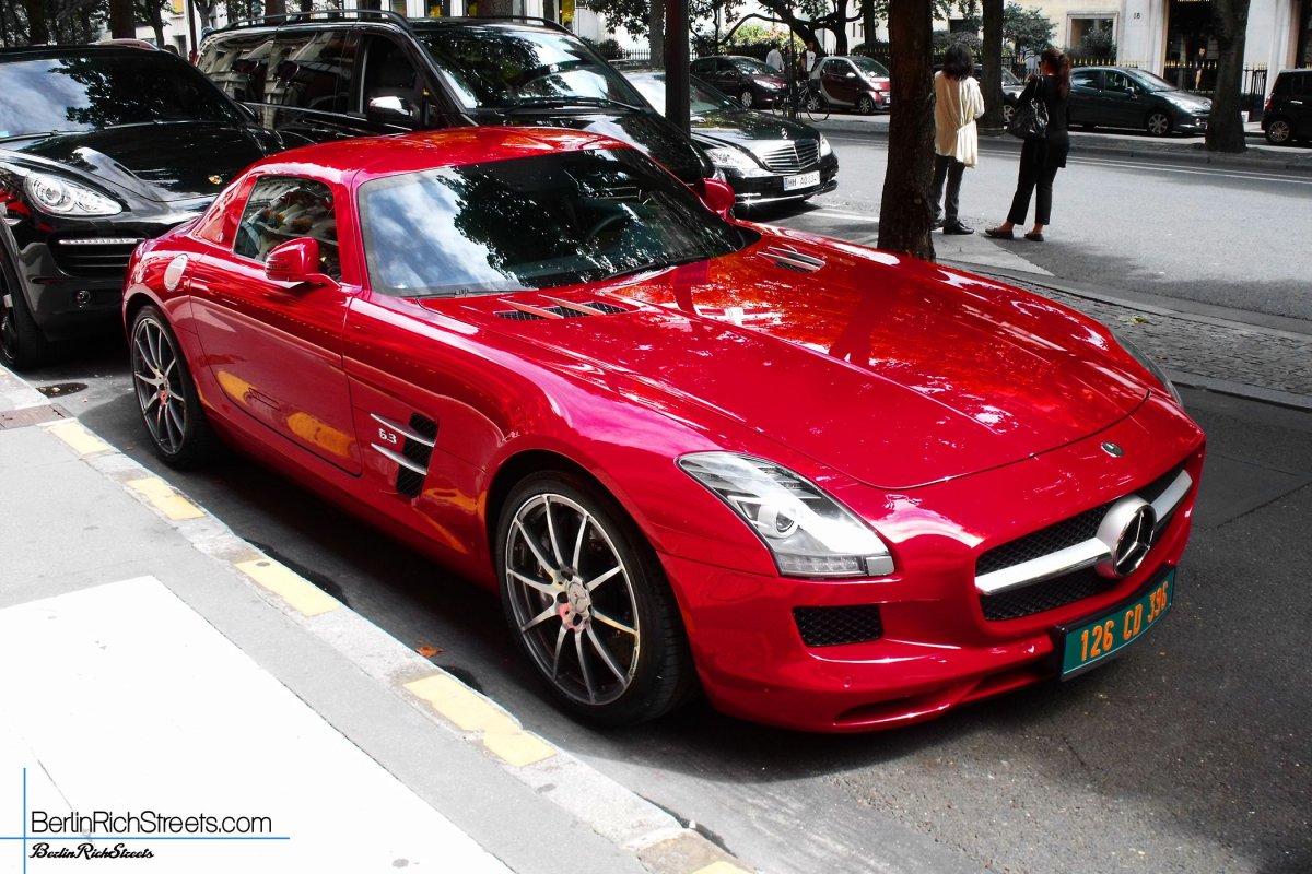 Mercedes-Benz SLS AMG spotted in Paris — BerlinRichStreets