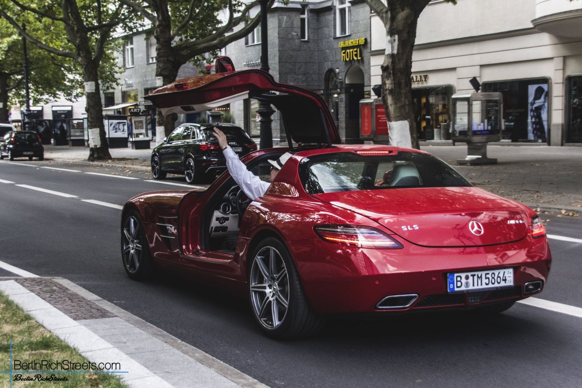 Mercedes-Benz SLS AMG spotted in Berlin — BerlinRichStreets