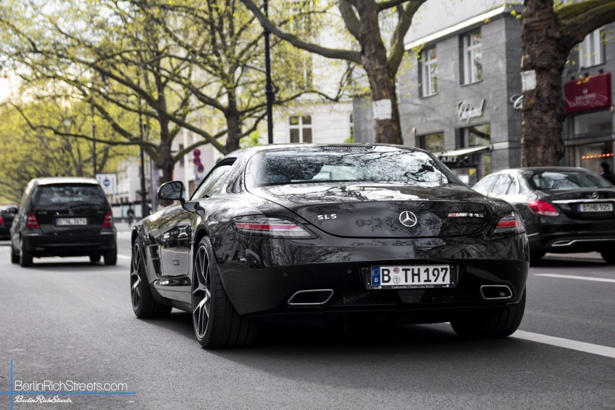 Mercedes-Benz SLS AMG GT spotted in Berlin — BerlinRichStreets