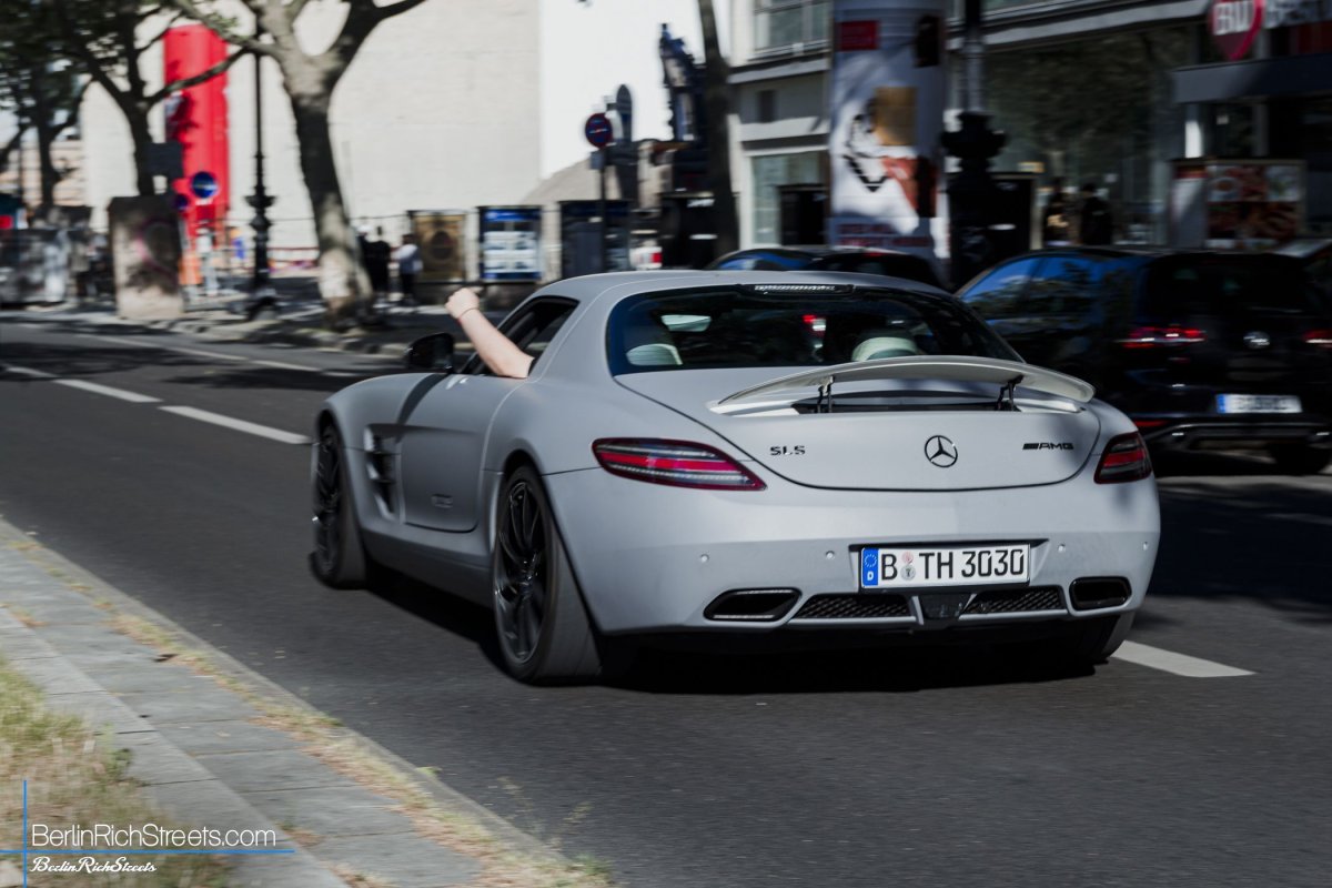 Mercedes-Benz SLS AMG spotted in Berlin — BerlinRichStreets