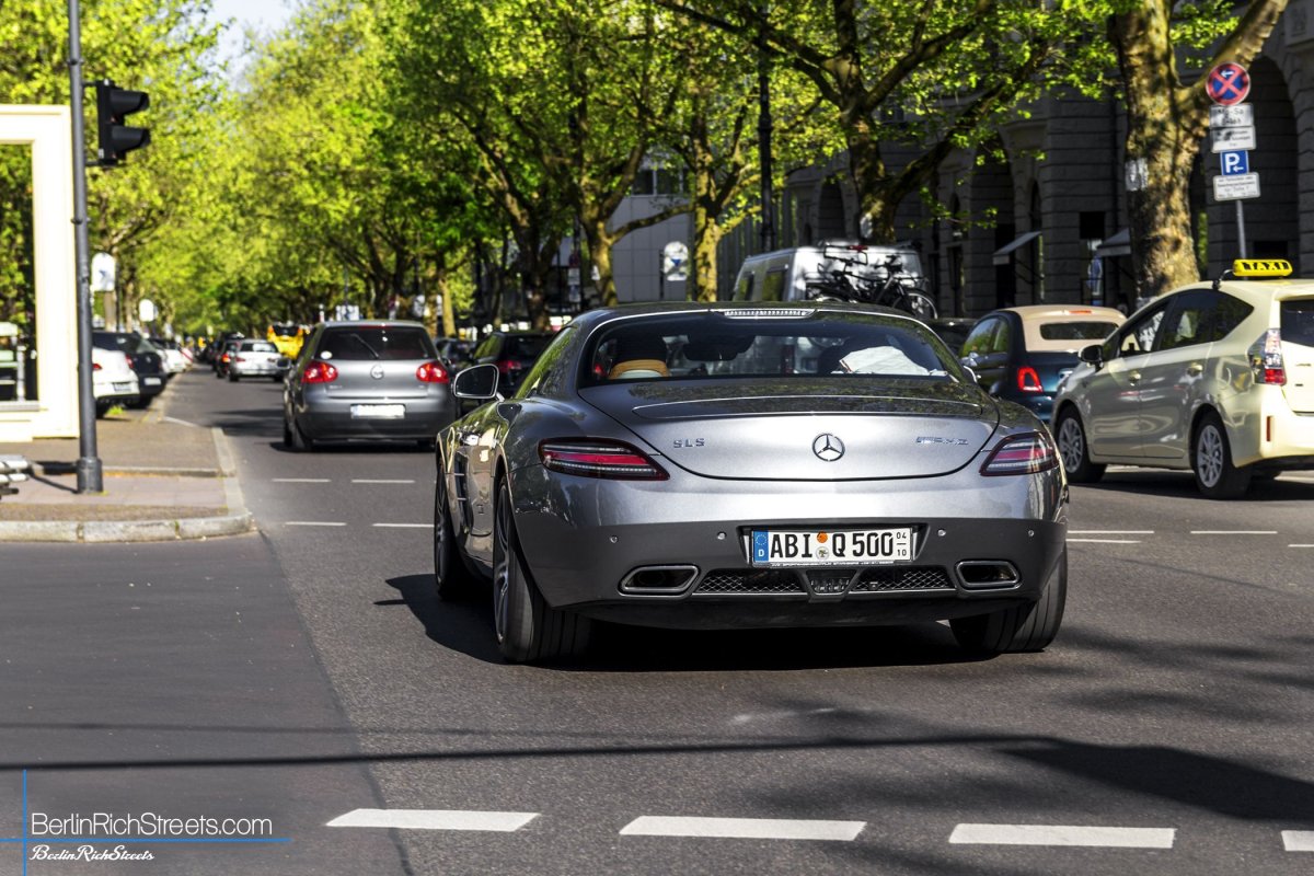 Mercedes-Benz SLS AMG spotted in Berlin — BerlinRichStreets