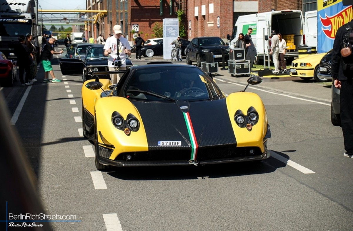 Pagani Zonda Cinque Roadster spotted in Düsseldorf — BerlinRichStreets