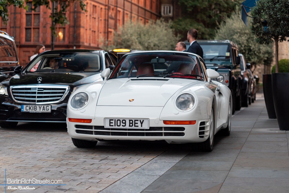 Porsche 959 spotted in London — BerlinRichStreets