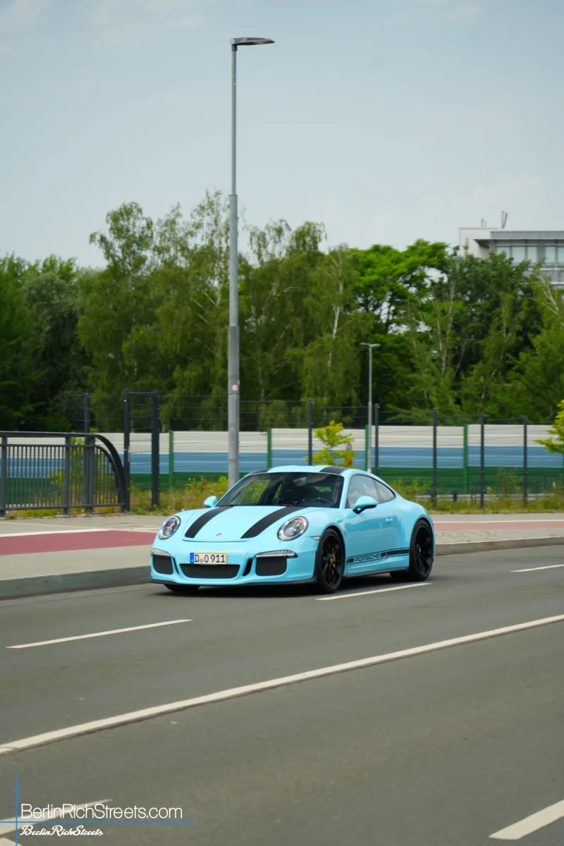Porsche 911R (991) spotted in Düsseldorf — BerlinRichStreets