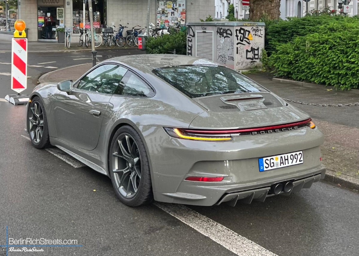 Porsche GT3 Touring (992.1) spotted in Düsseldorf — BerlinRichStreets