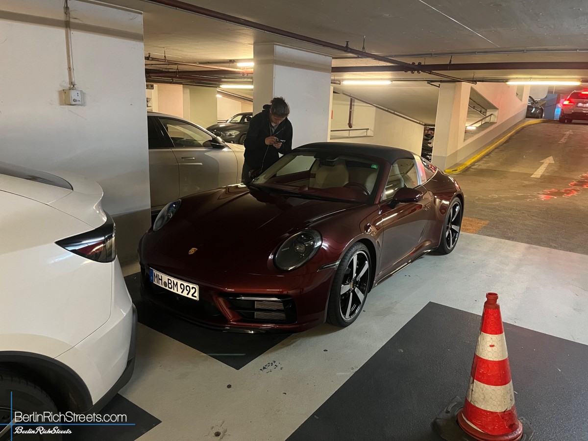 Porsche Targa 4S (992.1) Heritage Design Edition spotted in Düsseldorf — BerlinRichStreets