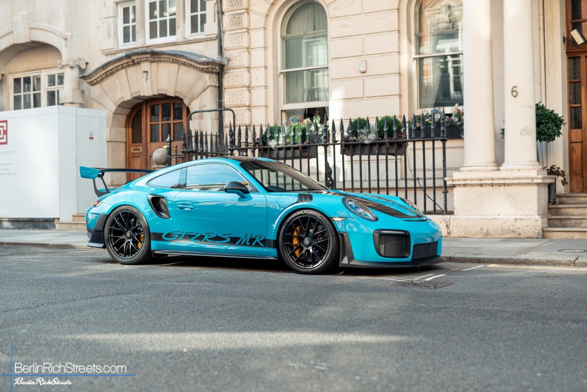 Porsche GT2 RS Weissach Package (991) spotted in London — BerlinRichStreets