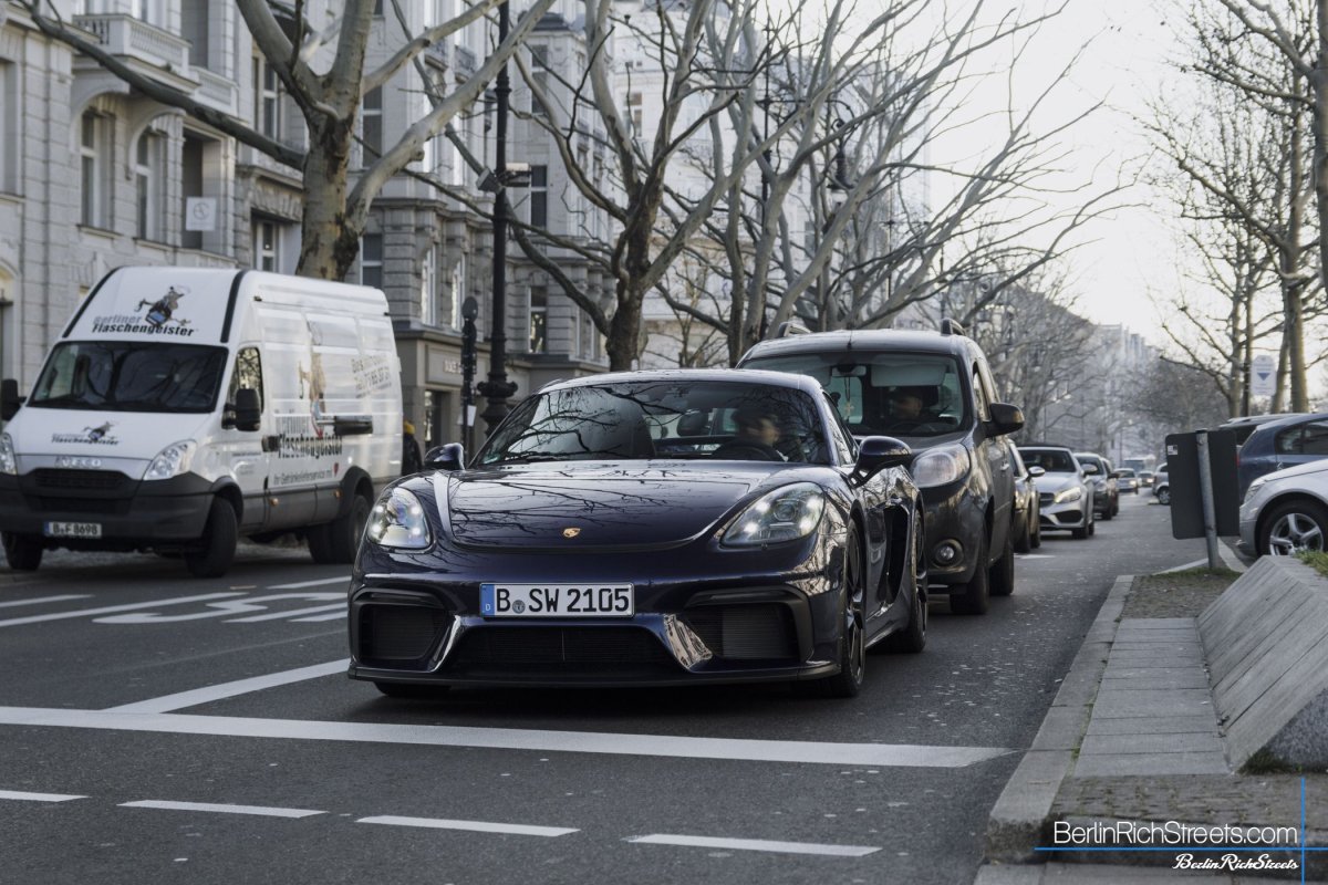 Porsche 718 Cayman GT4 (982) spotted in Berlin — BerlinRichStreets