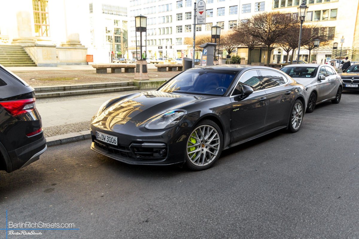 Porsche Panamera Turbo S E-Hybrid (971) spotted in Berlin — BerlinRichStreets
