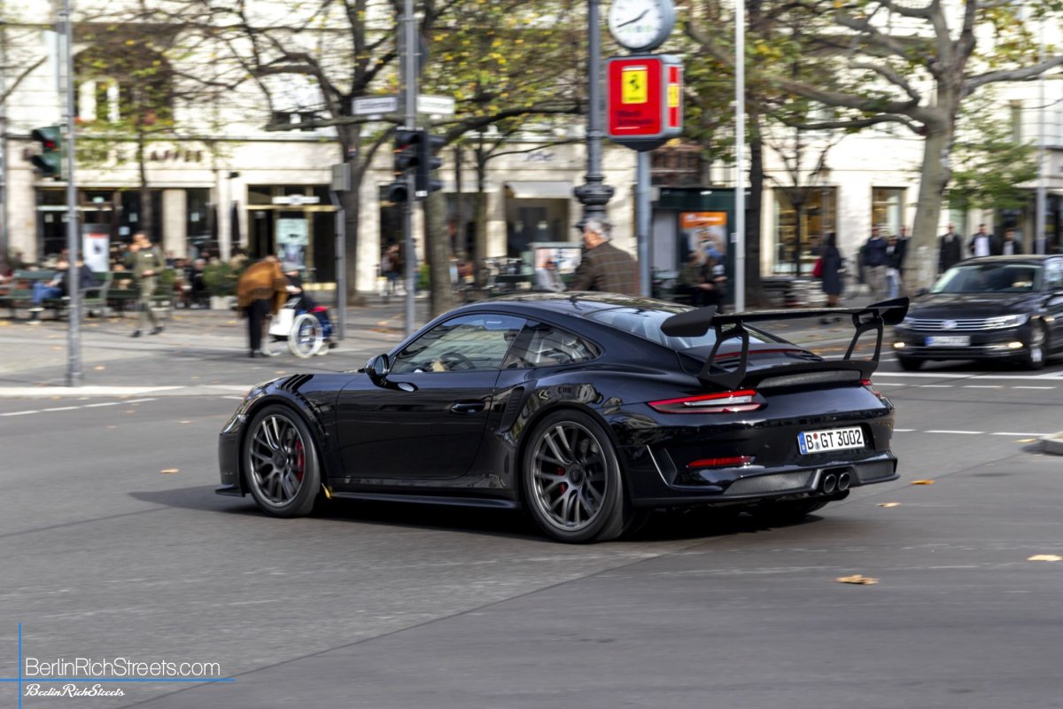 Porsche GT3 RS Weissach Package (991.2) spotted in Berlin — BerlinRichStreets