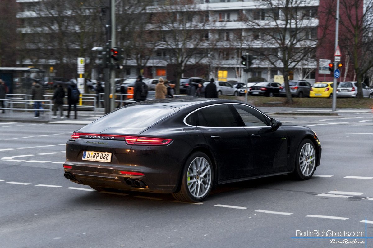 Porsche Panamera Turbo S E-Hybrid (971) spotted in Berlin — BerlinRichStreets