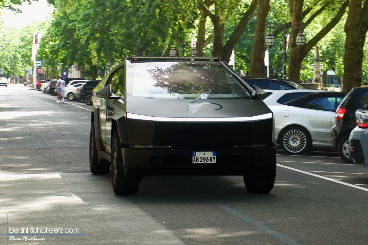 Tesla Cybertruck spotted in Düsseldorf — BerlinRichStreets