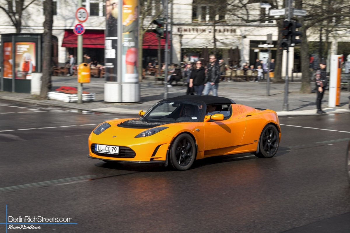 Tesla Roadster Sport 2.5 spotted in Berlin — BerlinRichStreets