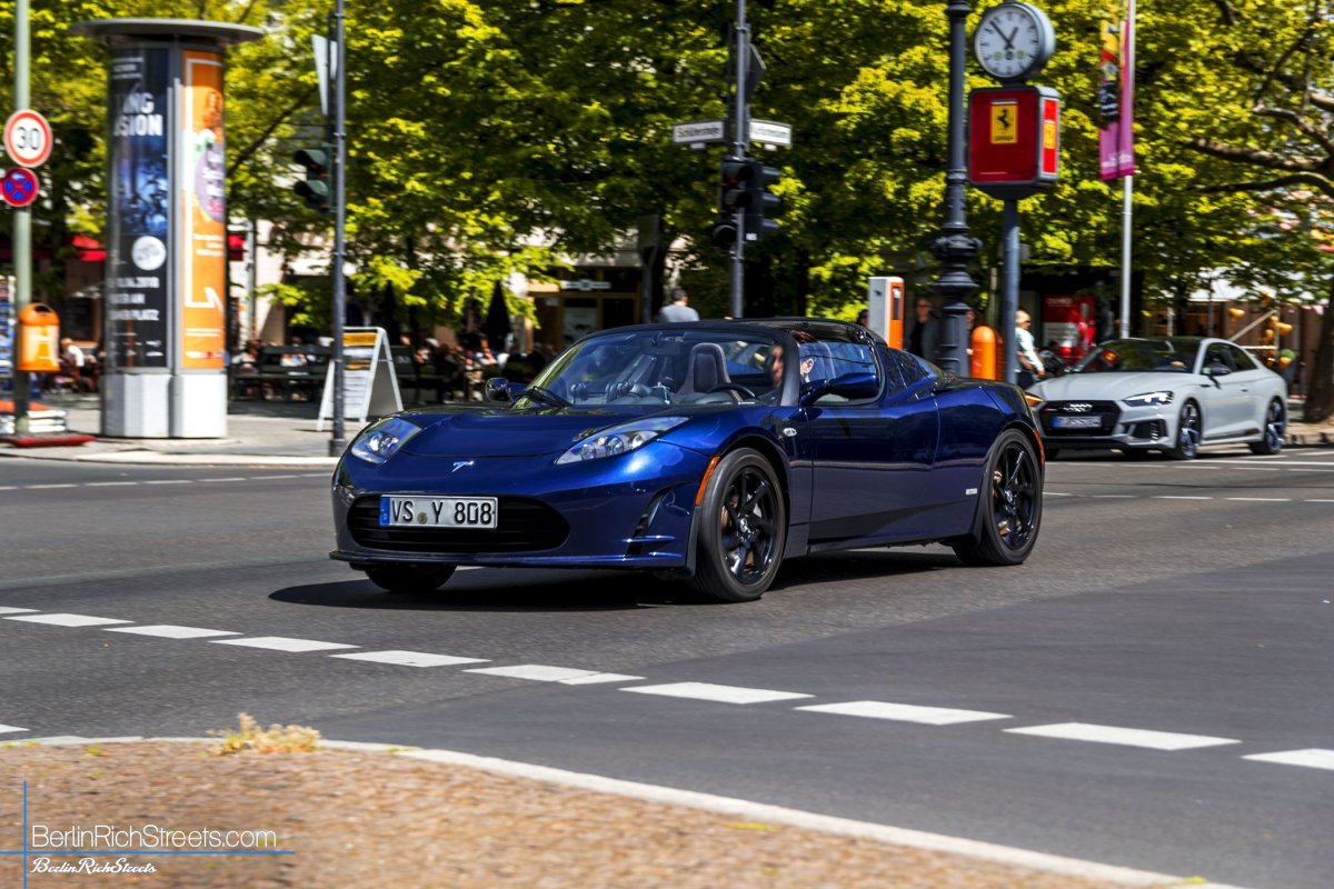 Tesla Roadster Sport 2.5 spotted in Berlin — BerlinRichStreets